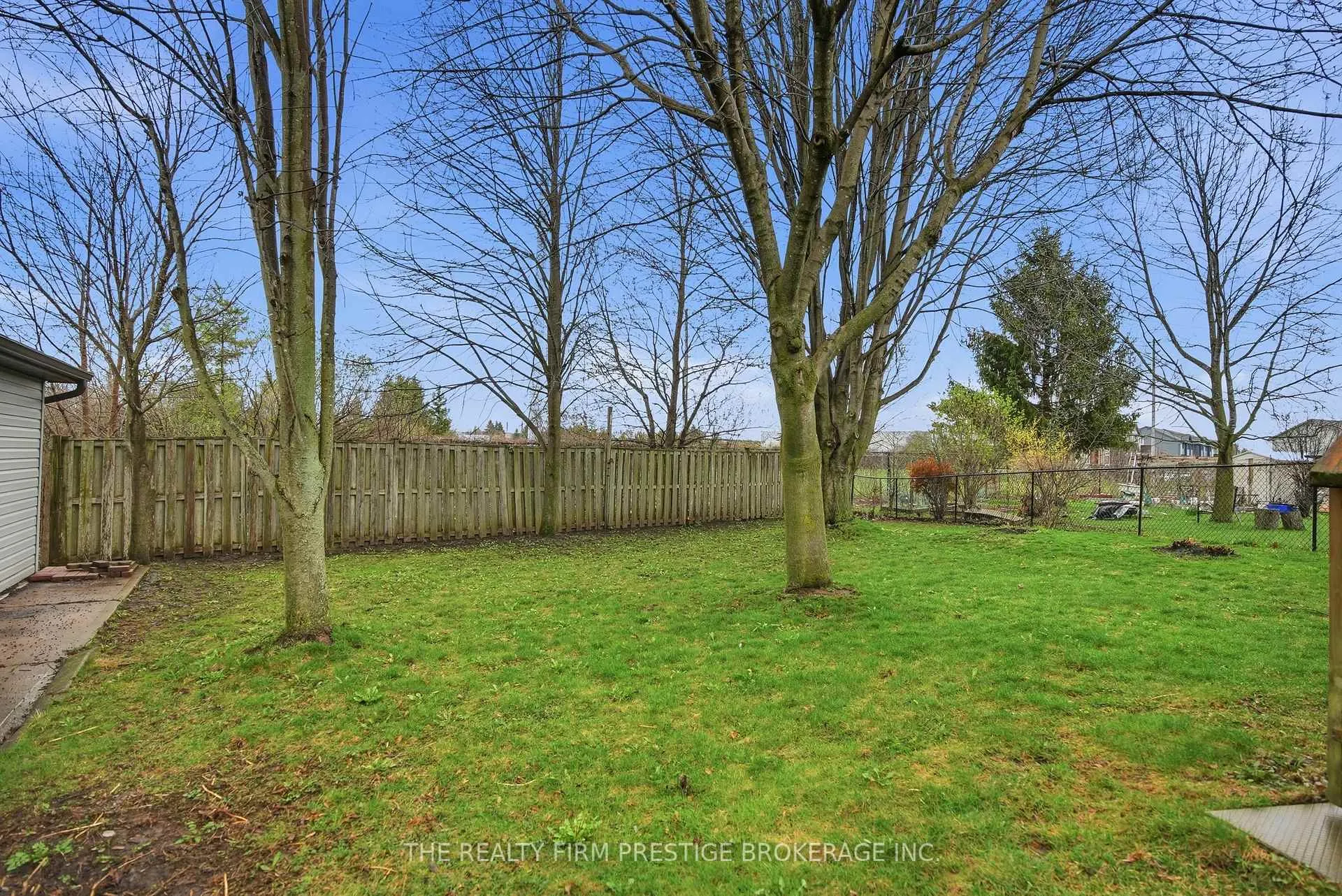 Photo 26 of 277 Fleming Drive, London, East D — HOMEH