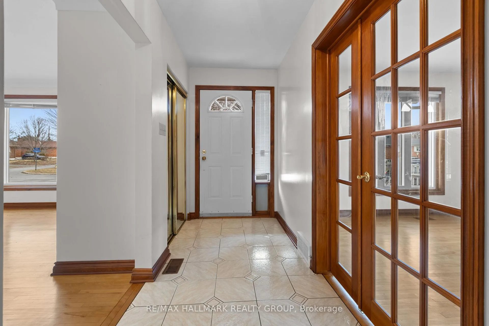 Photo 5 of 1310 Ferguson Street, Ottawa, Bel Air Heights — HOMEH
