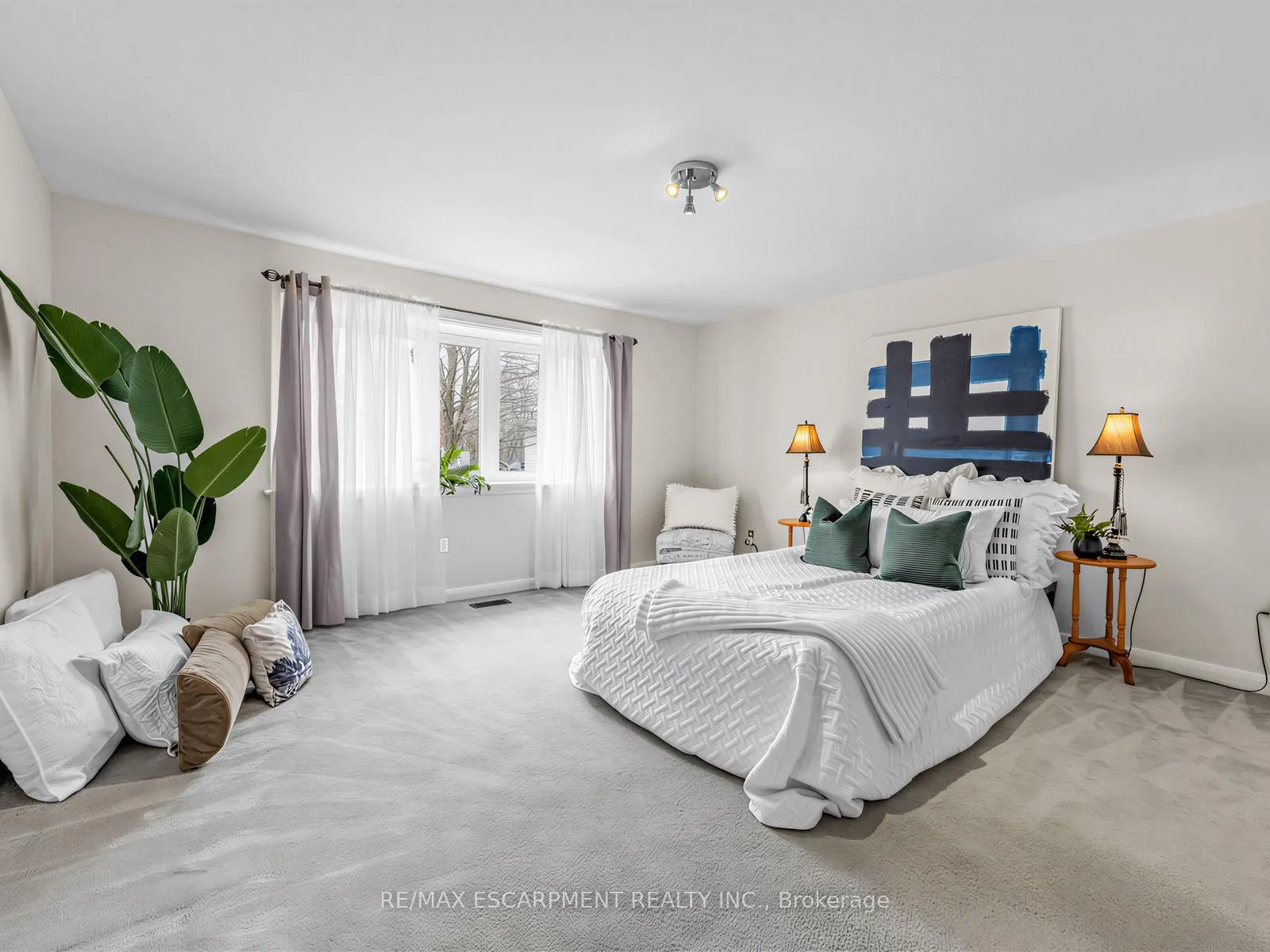 Photo 19 of 33 Mill Street S, Brampton, Downtown Brampton — HOMEH