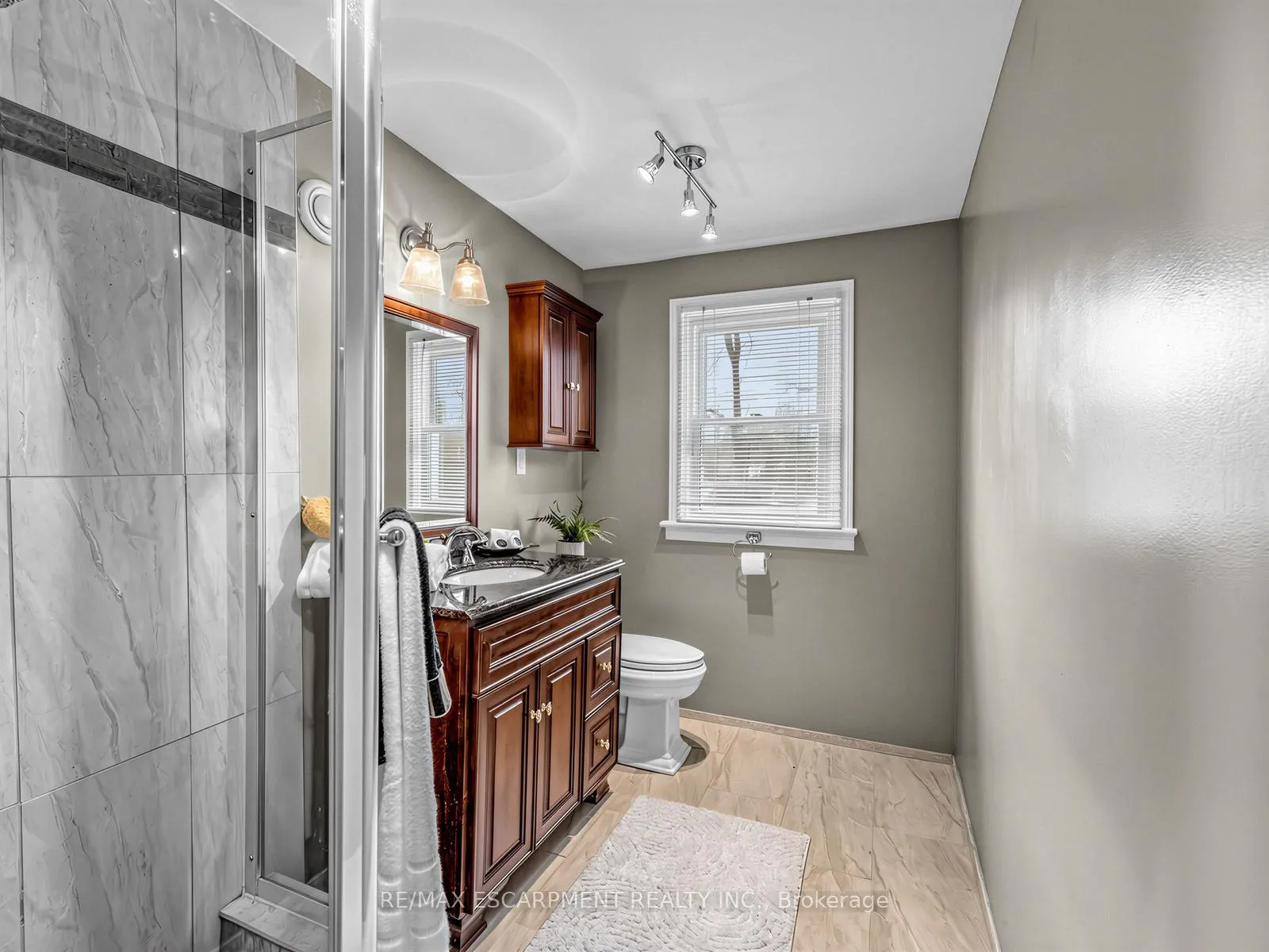 Photo 24 of 33 Mill Street S, Brampton, Downtown Brampton — HOMEH