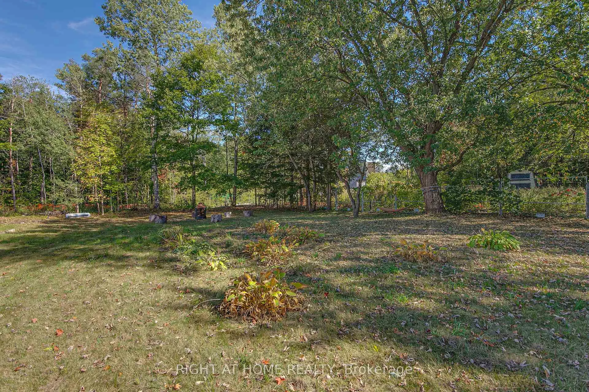 Photo 9 of 1225 Bayfield Street N, Springwater, Midhurst — HOMEH