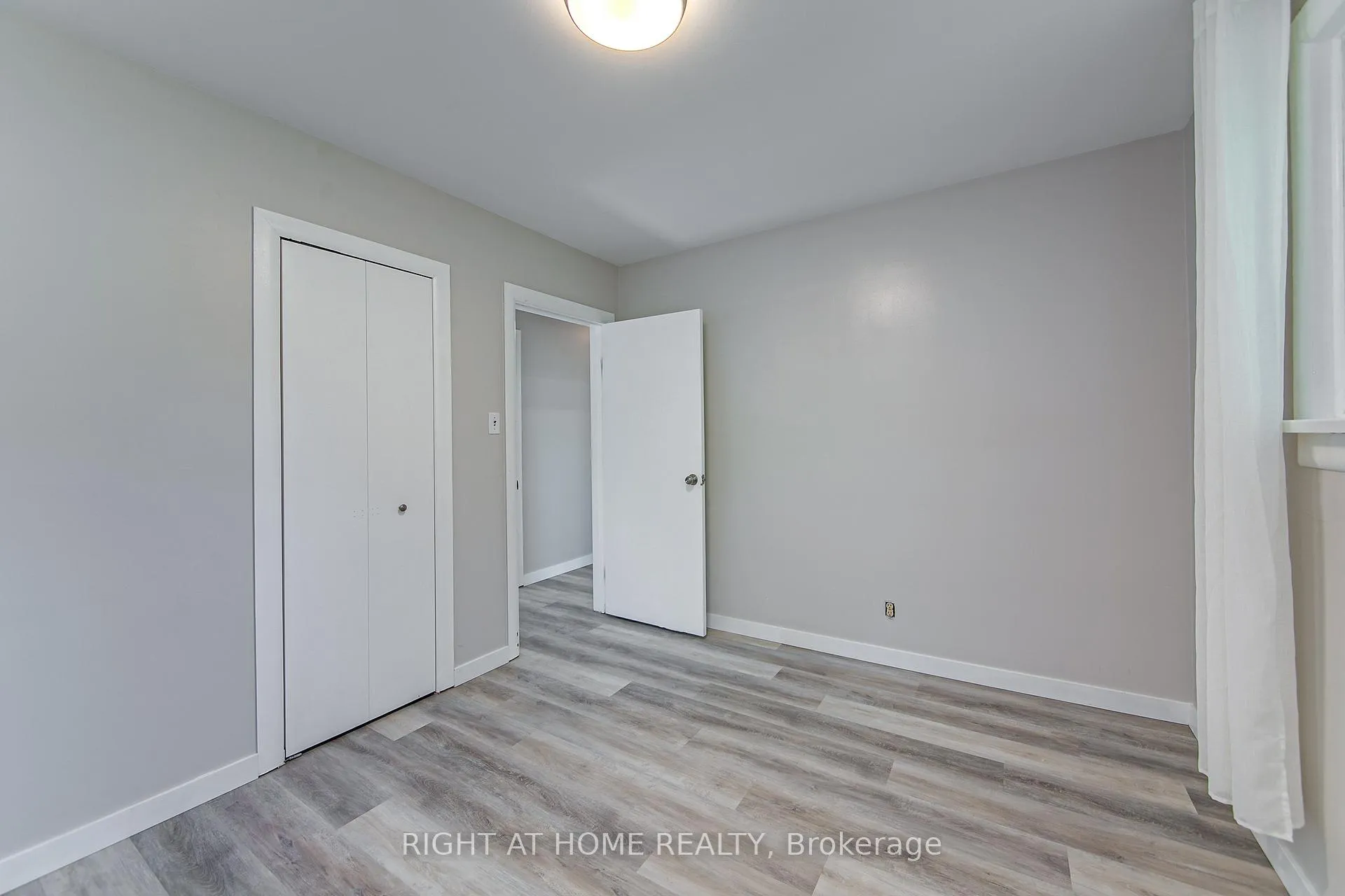 Photo 27 of 1225 Bayfield Street N, Springwater, Midhurst — HOMEH