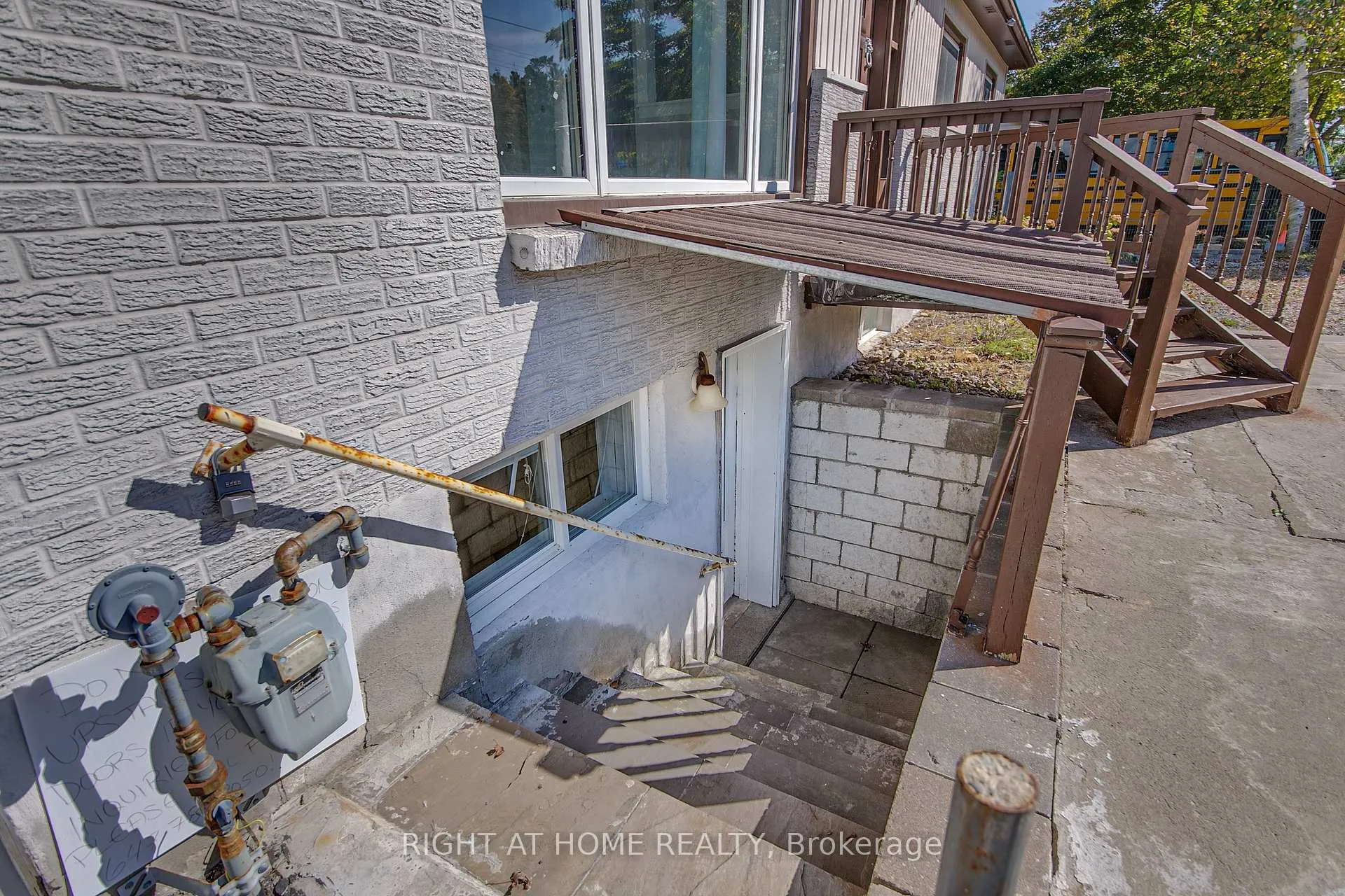 Photo 29 of 1225 Bayfield Street N, Springwater, Midhurst — HOMEH