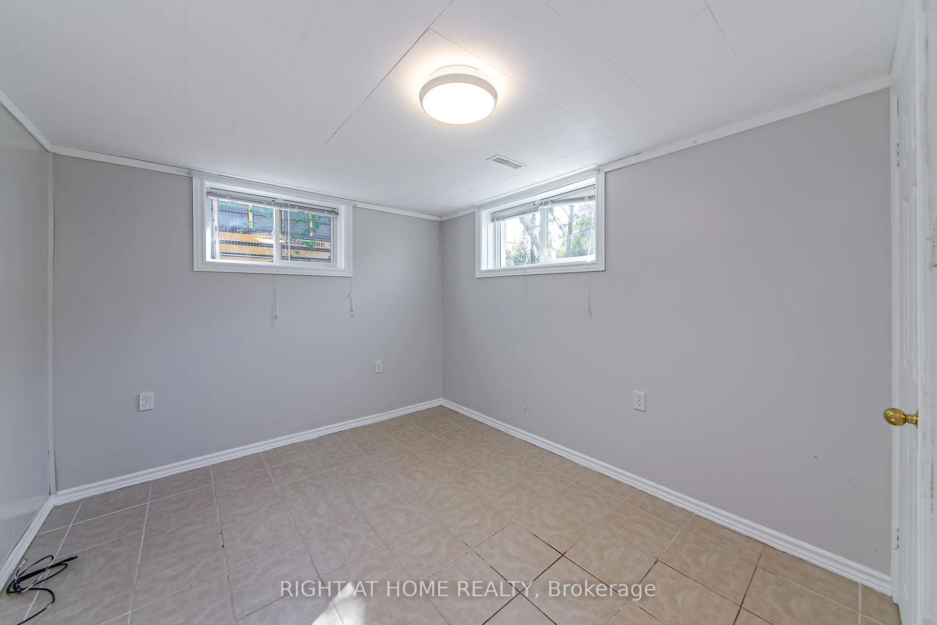 Photo 39 of 1225 Bayfield Street N, Springwater, Midhurst — HOMEH