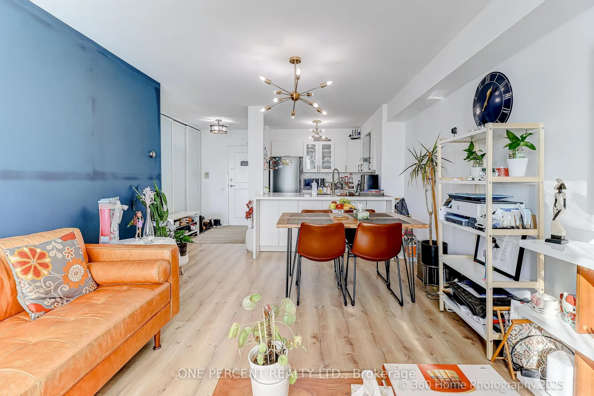Photo 7 of Unit 803, 8 Covington Road, Toronto, Englemount-Lawrence — HOMEH