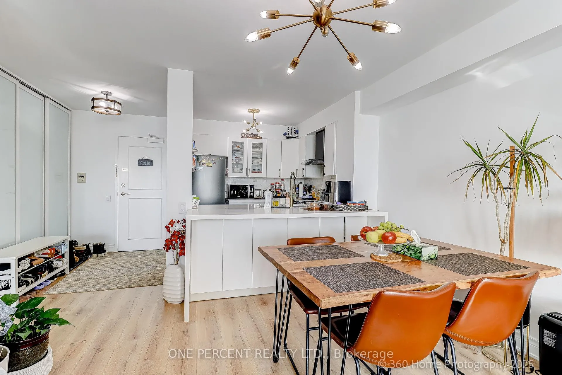 Photo 8 of Unit 803, 8 Covington Road, Toronto, Englemount-Lawrence — HOMEH