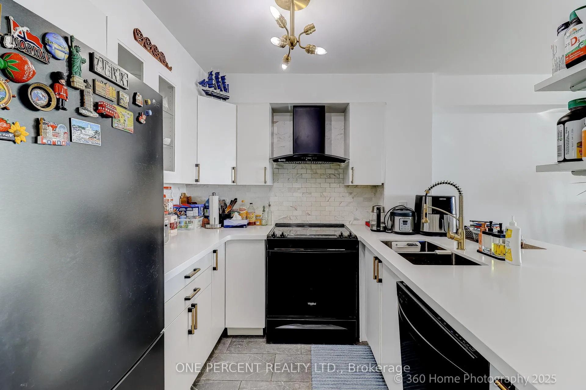 Photo 11 of Unit 803, 8 Covington Road, Toronto, Englemount-Lawrence — HOMEH