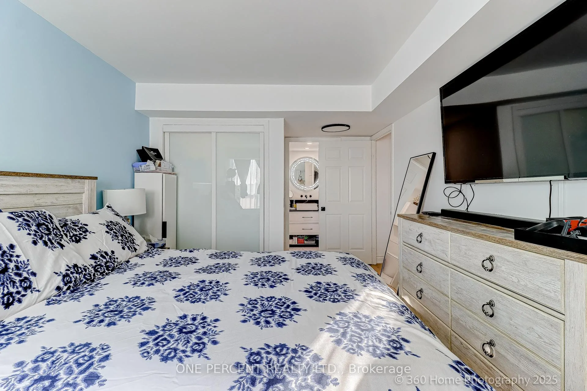 Photo 13 of Unit 803, 8 Covington Road, Toronto, Englemount-Lawrence — HOMEH