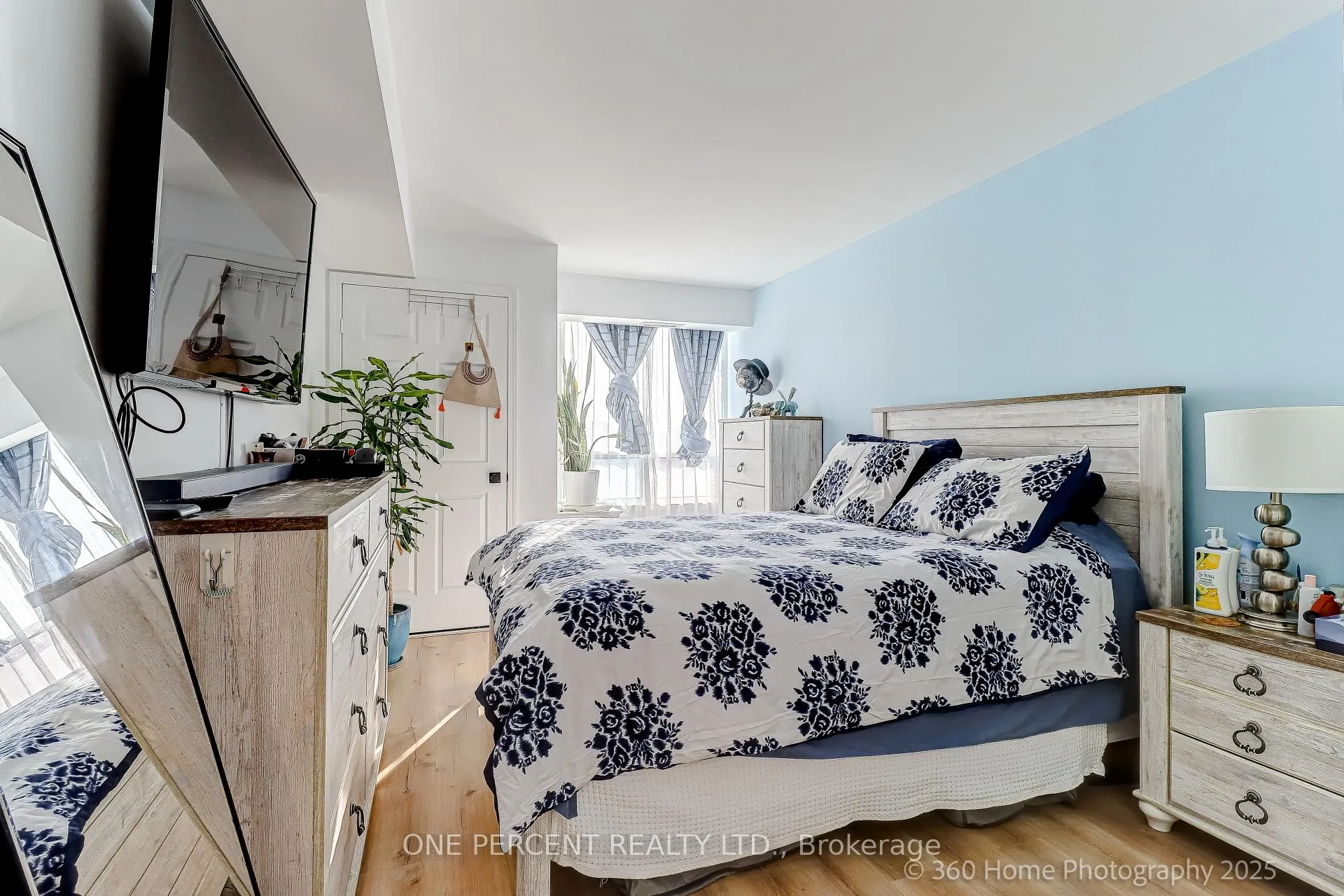 Photo 14 of Unit 803, 8 Covington Road, Toronto, Englemount-Lawrence — HOMEH