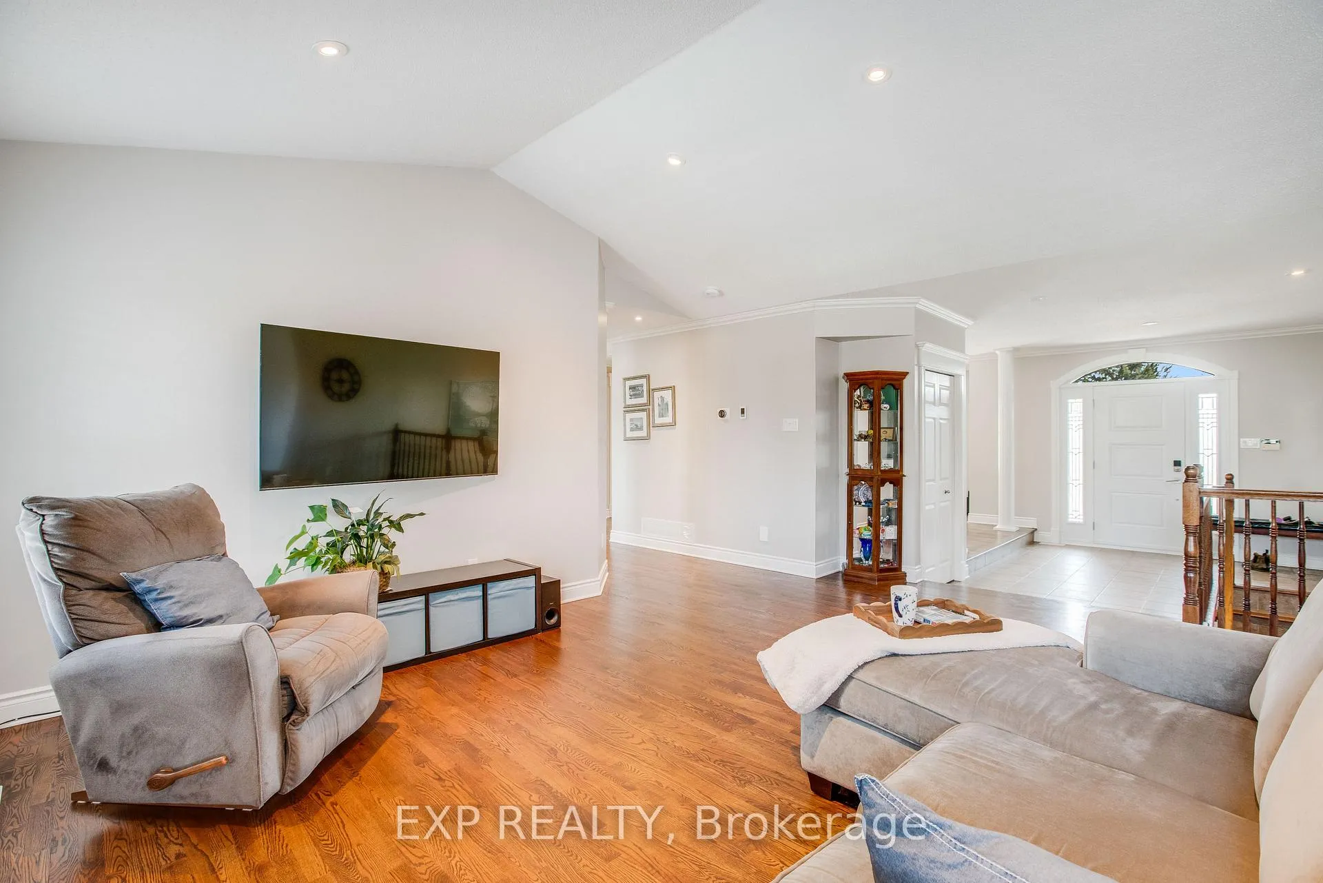 Photo 13 of 6645 Tommary Drive, Ottawa, Greely — HOMEH