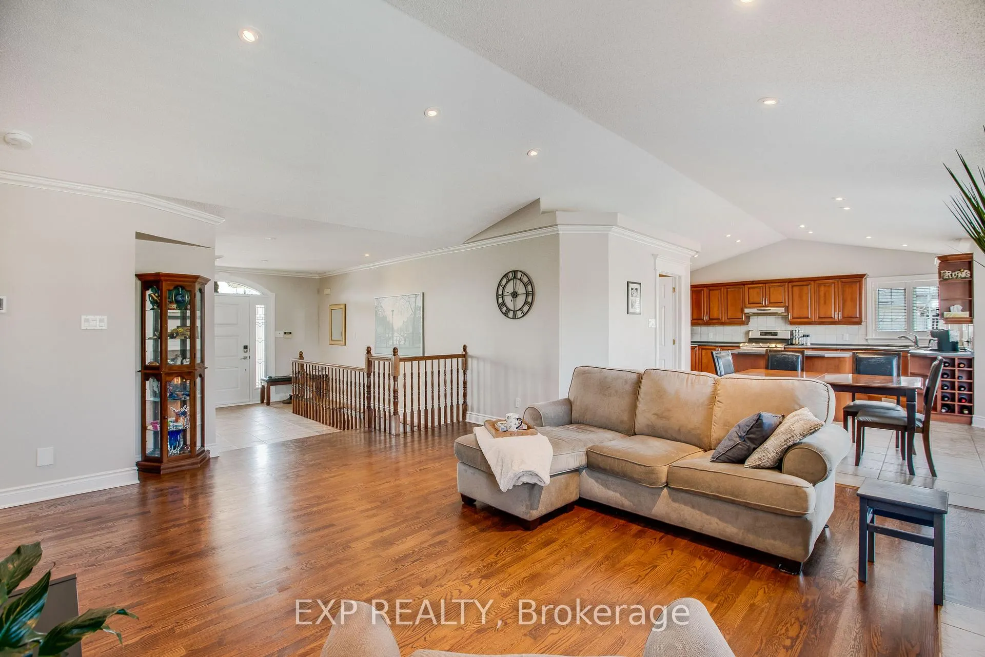 Photo 15 of 6645 Tommary Drive, Ottawa, Greely — HOMEH