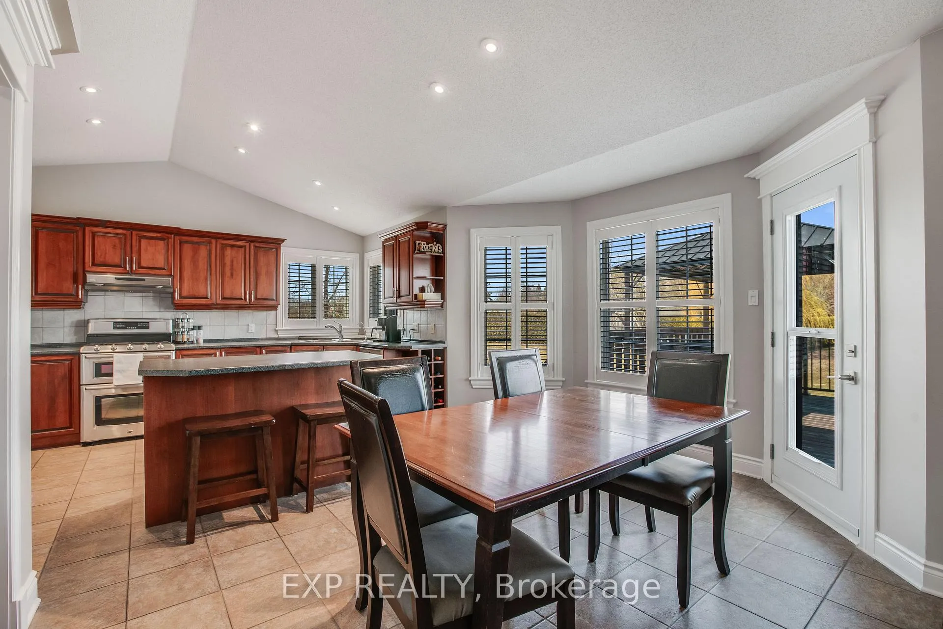 Photo 16 of 6645 Tommary Drive, Ottawa, Greely — HOMEH