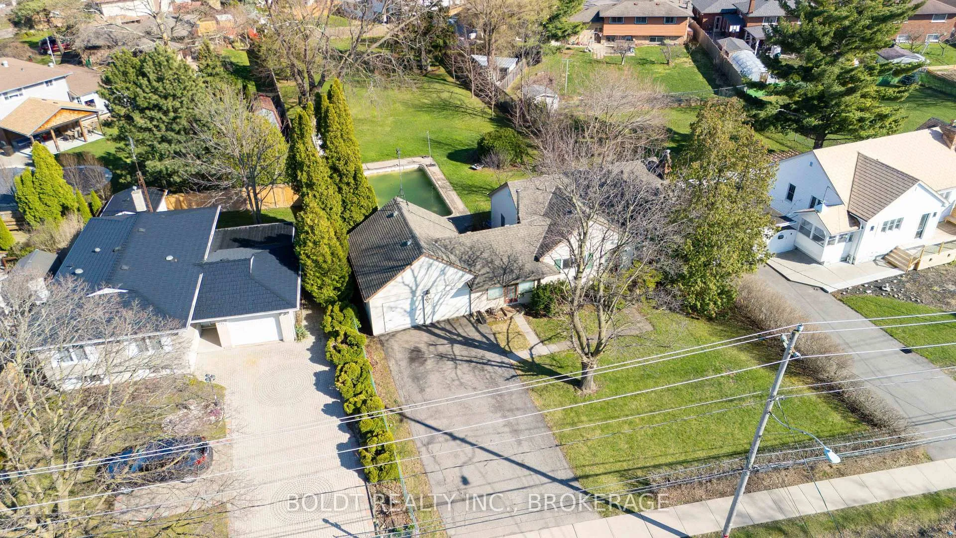 Photo 5 of 542 Niagara Street, St. Catharines, Vine/Linwell — HOMEH