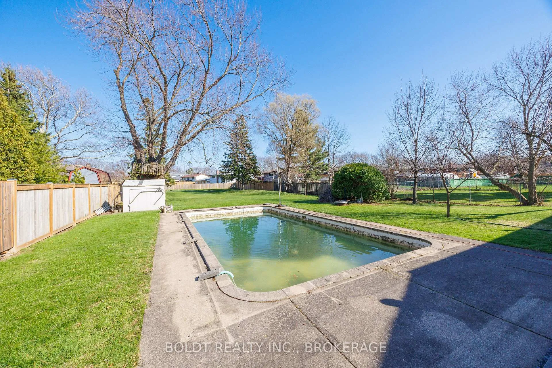 Photo 6 of 542 Niagara Street, St. Catharines, Vine/Linwell — HOMEH