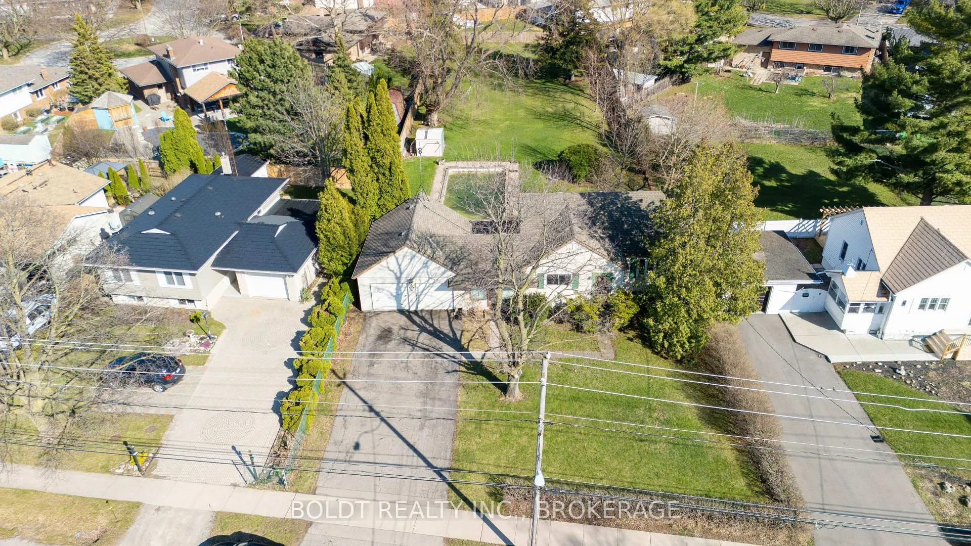 Photo 9 of 542 Niagara Street, St. Catharines, Vine/Linwell — HOMEH