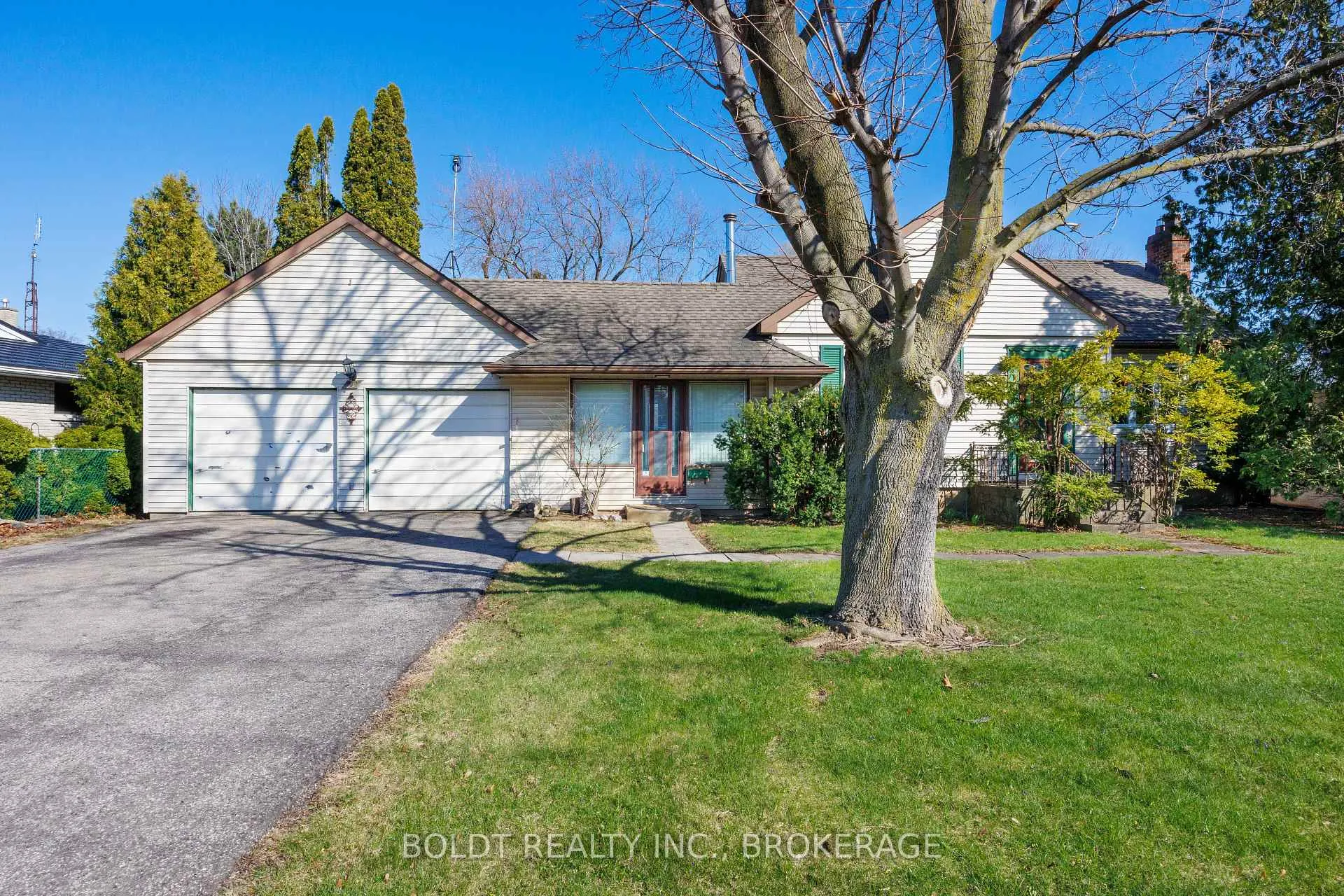 Photo 16 of 542 Niagara Street, St. Catharines, Vine/Linwell — HOMEH