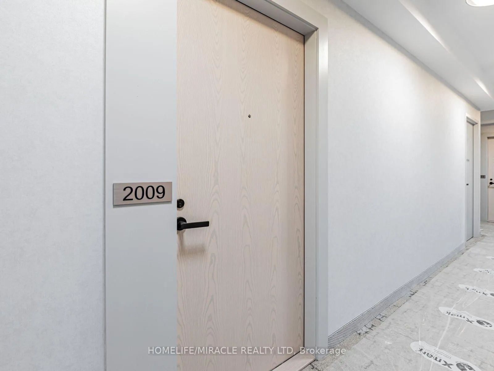 Photo 9 of Unit 2009, 28 Interchange Way, Vaughan, Vaughan Corporate Centre — HOMEH