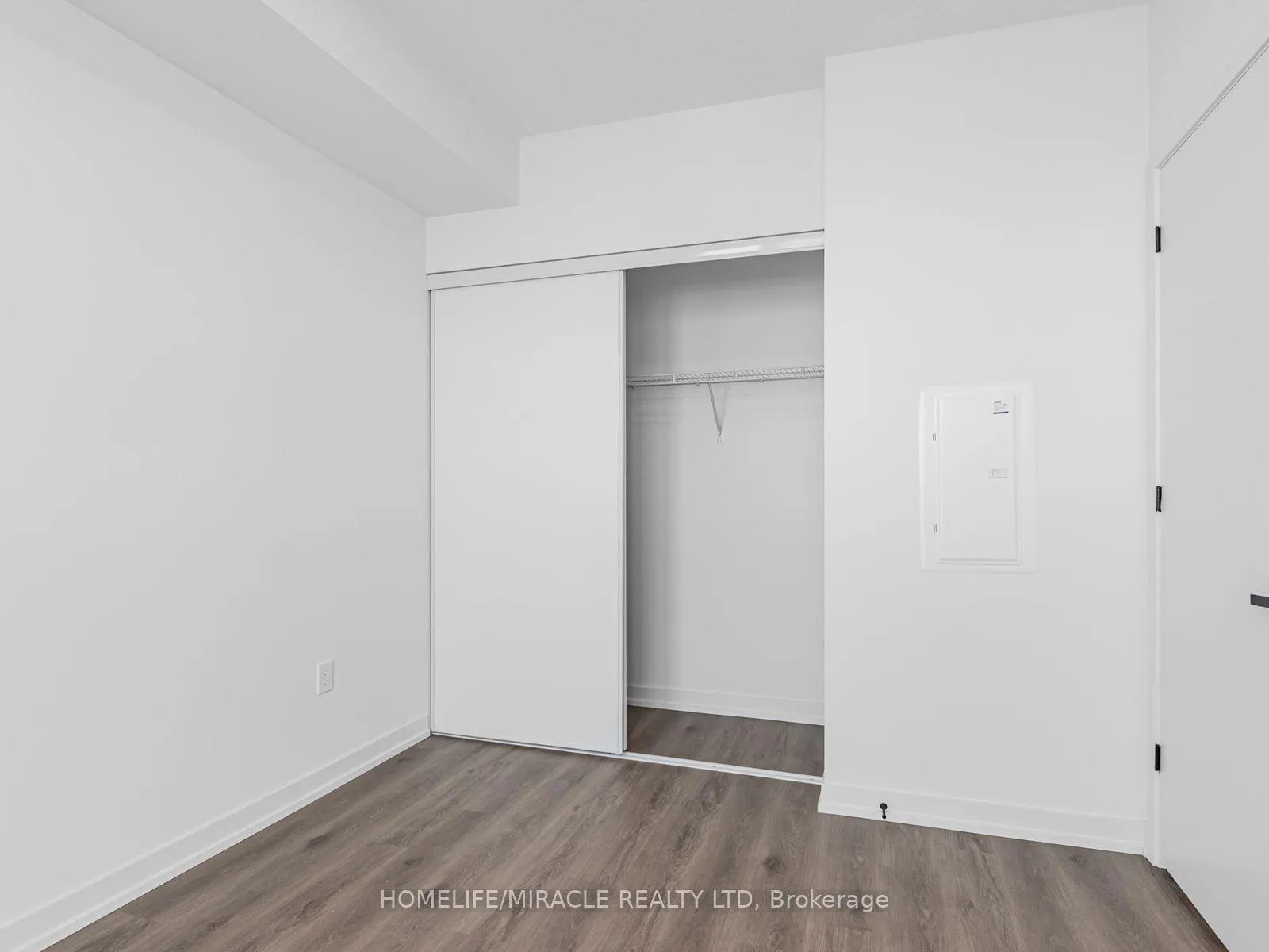 Photo 13 of Unit 2009, 28 Interchange Way, Vaughan, Vaughan Corporate Centre — HOMEH