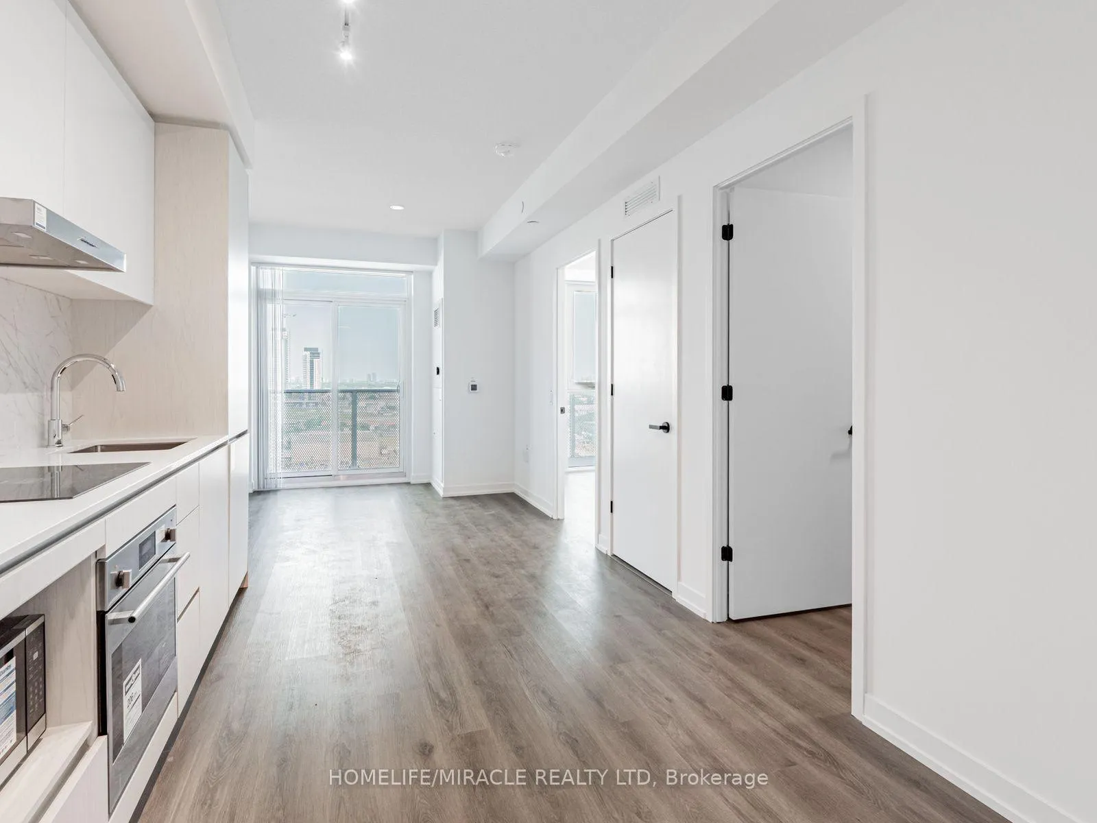 Photo 14 of Unit 2009, 28 Interchange Way, Vaughan, Vaughan Corporate Centre — HOMEH
