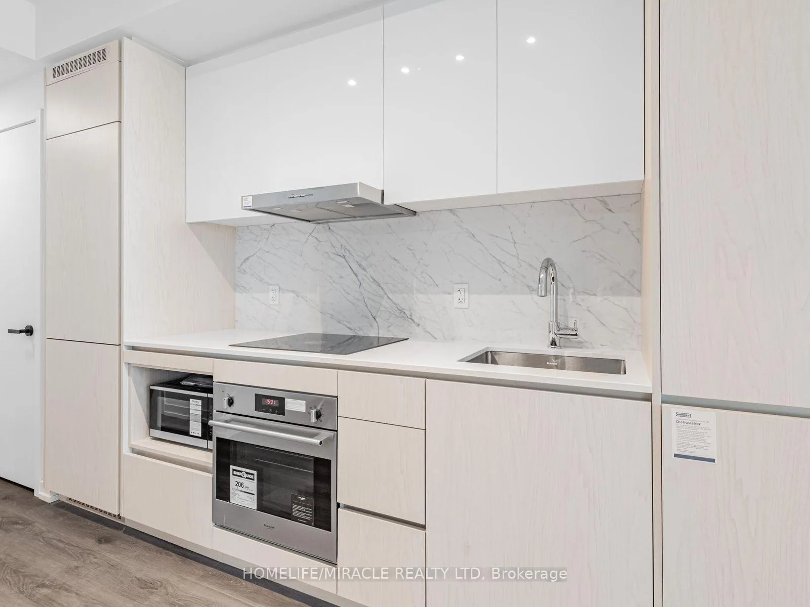 Photo 16 of Unit 2009, 28 Interchange Way, Vaughan, Vaughan Corporate Centre — HOMEH