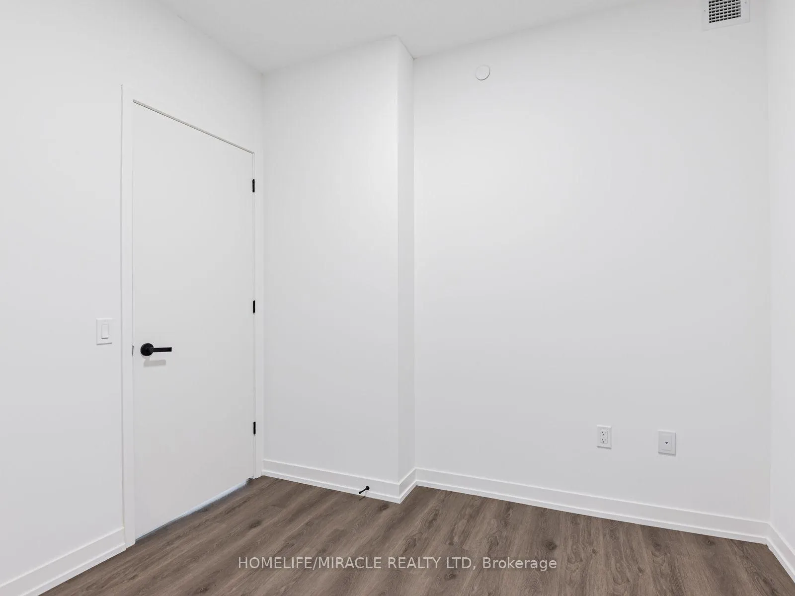 Photo 17 of Unit 2009, 28 Interchange Way, Vaughan, Vaughan Corporate Centre — HOMEH
