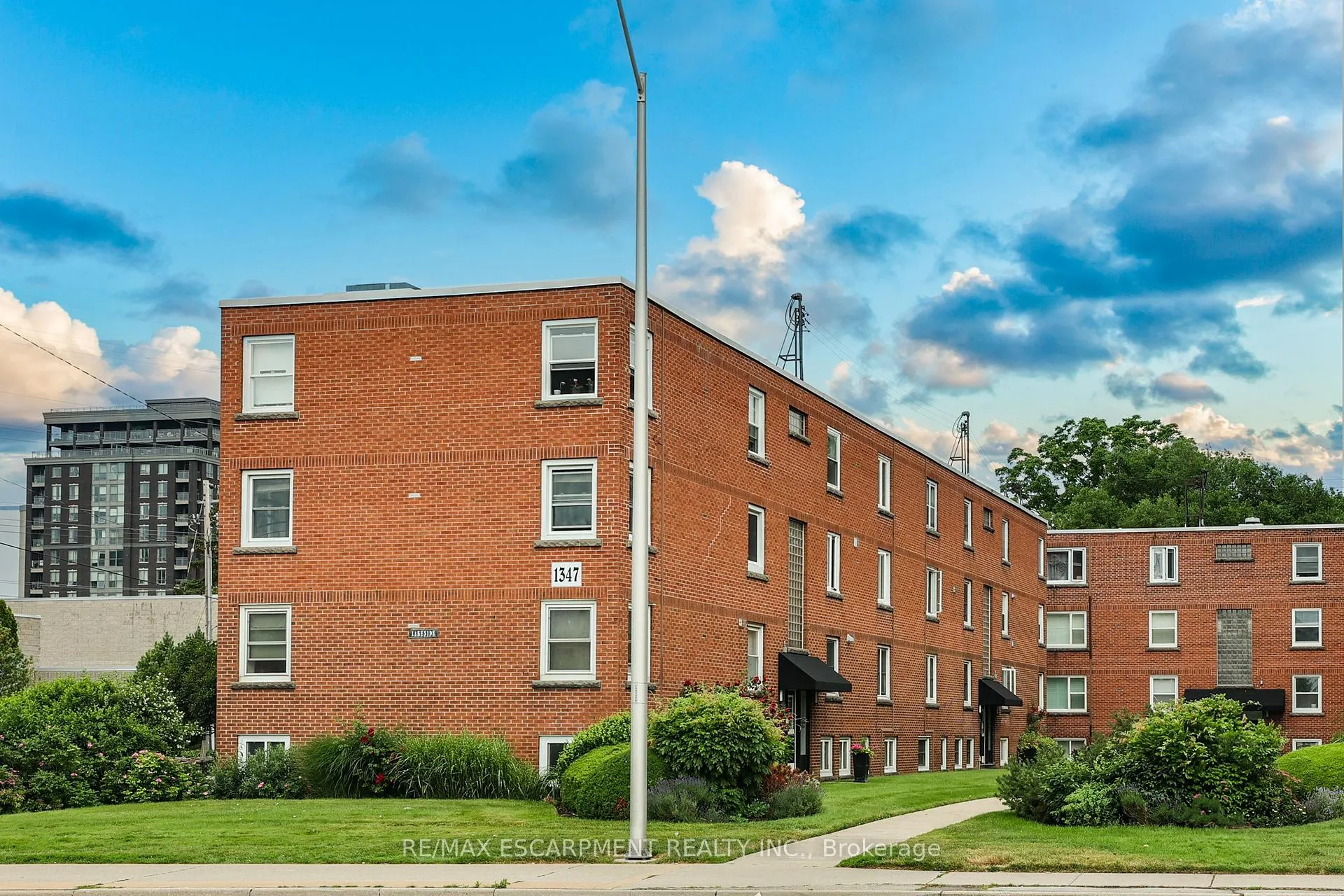 Photo 1 of Unit 37, 1347 Lakeshore Road, Burlington, Brant — HOMEH
