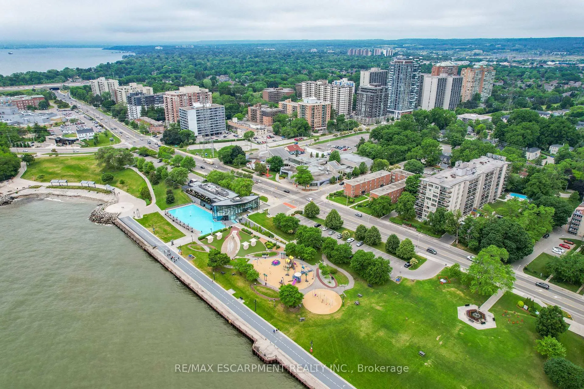 Photo 2 of Unit 37, 1347 Lakeshore Road, Burlington, Brant — HOMEH