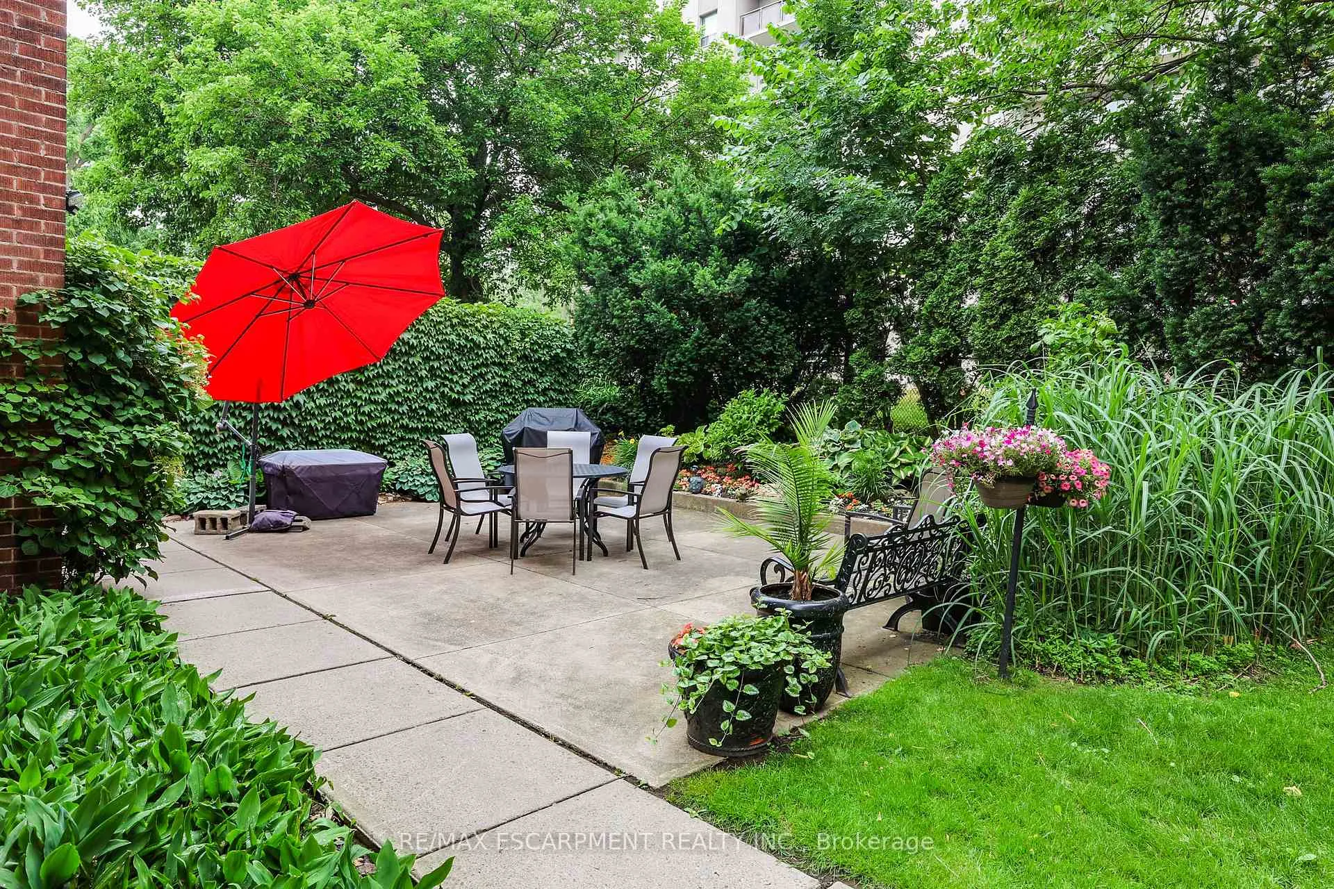 Photo 8 of Unit 37, 1347 Lakeshore Road, Burlington, Brant — HOMEH