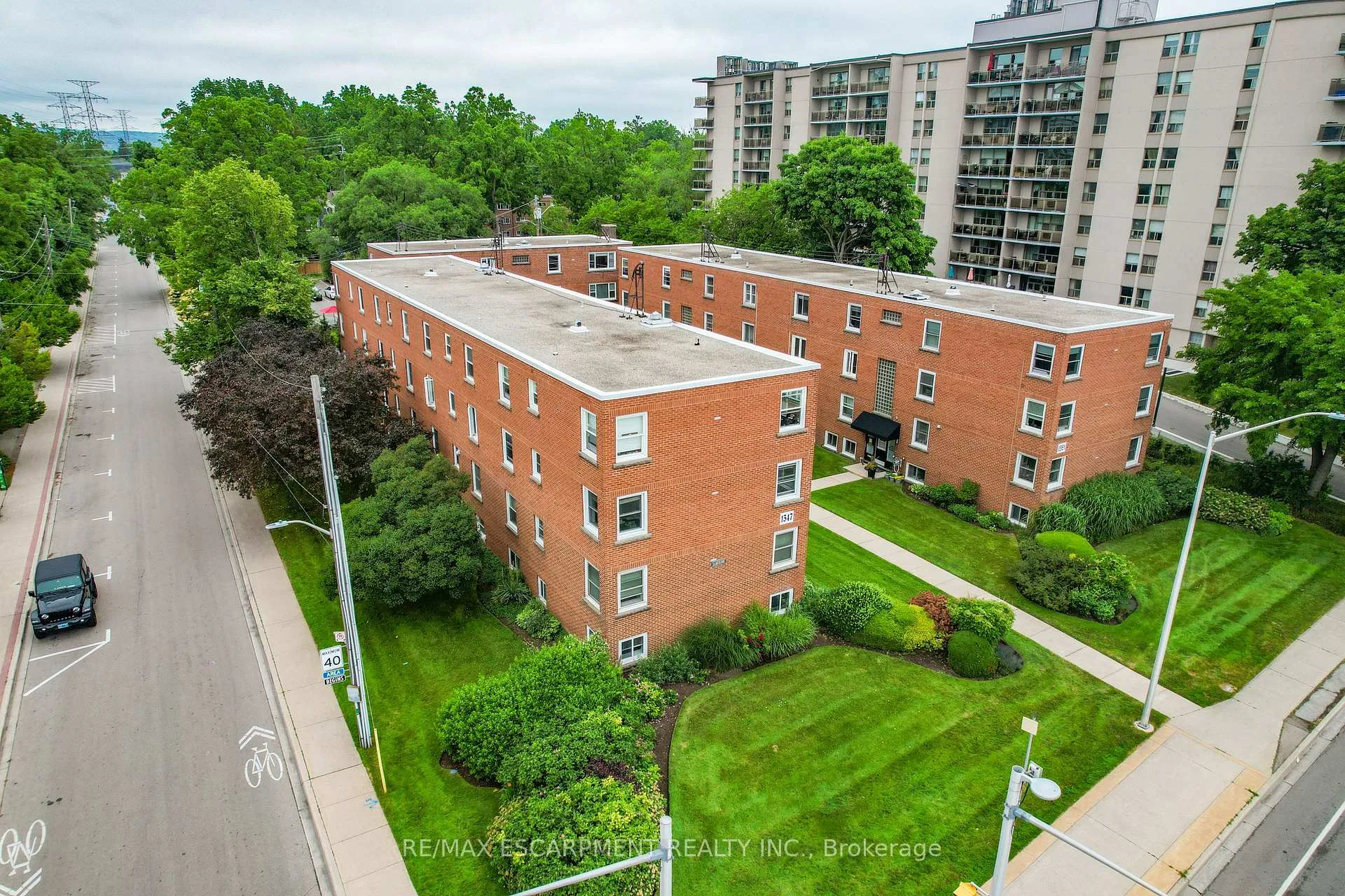Photo 12 of Unit 37, 1347 Lakeshore Road, Burlington, Brant — HOMEH