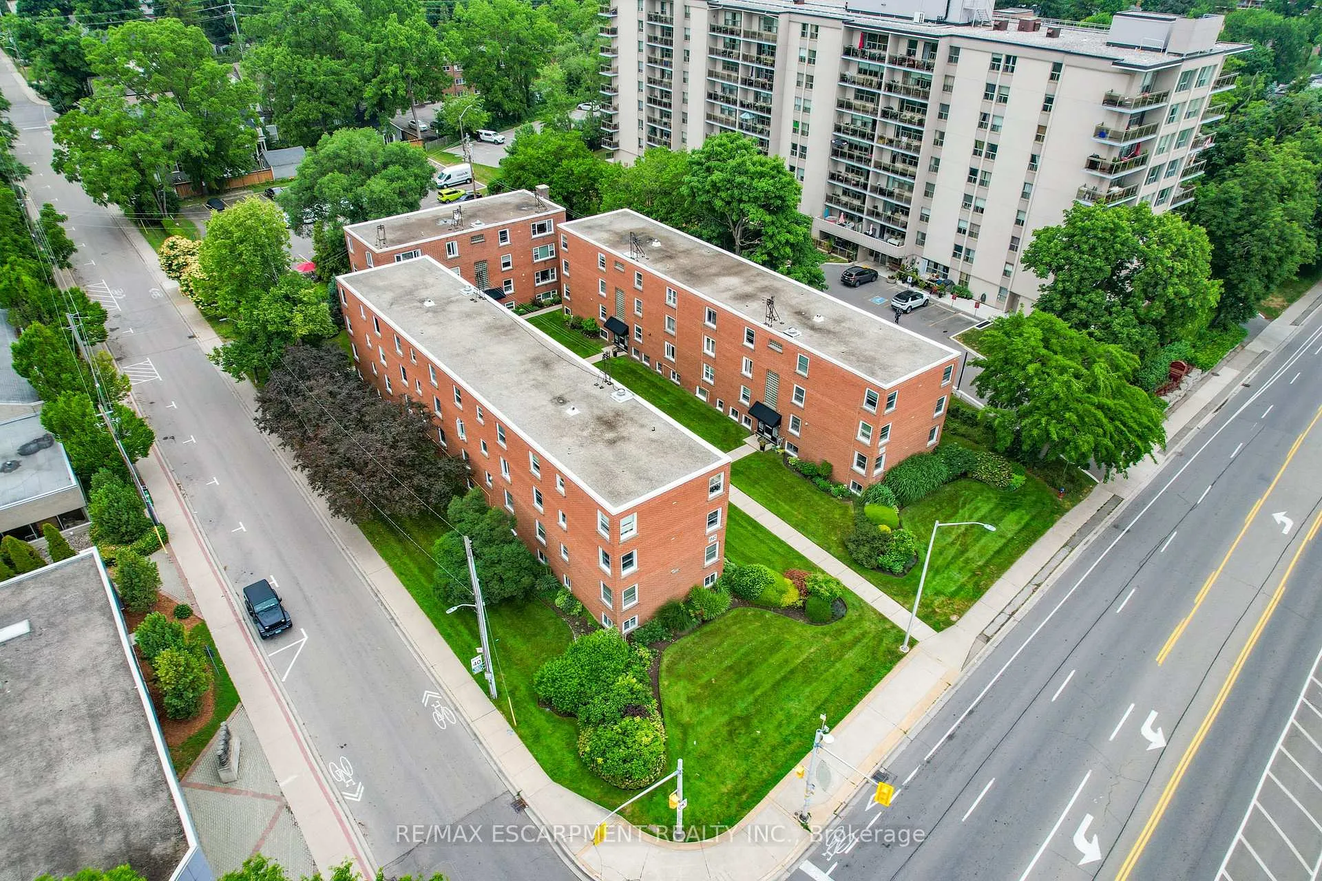 Photo 13 of Unit 37, 1347 Lakeshore Road, Burlington, Brant — HOMEH