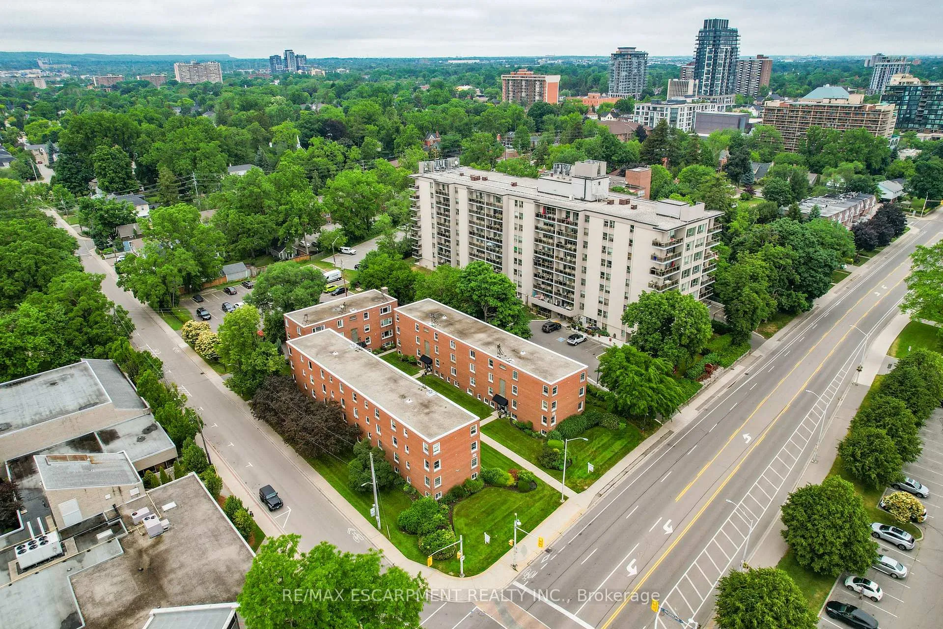 Photo 14 of Unit 37, 1347 Lakeshore Road, Burlington, Brant — HOMEH