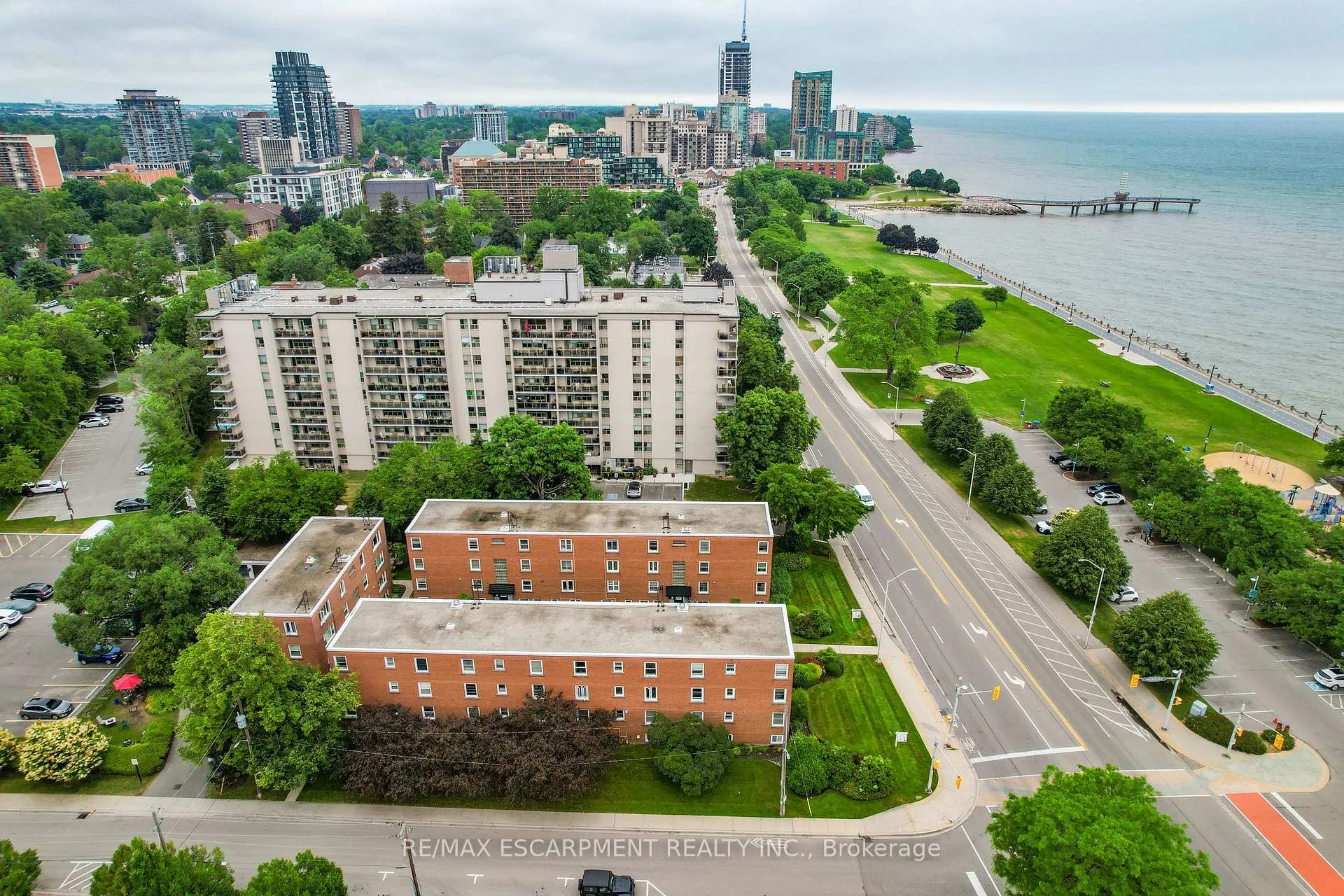 Photo 15 of Unit 37, 1347 Lakeshore Road, Burlington, Brant — HOMEH