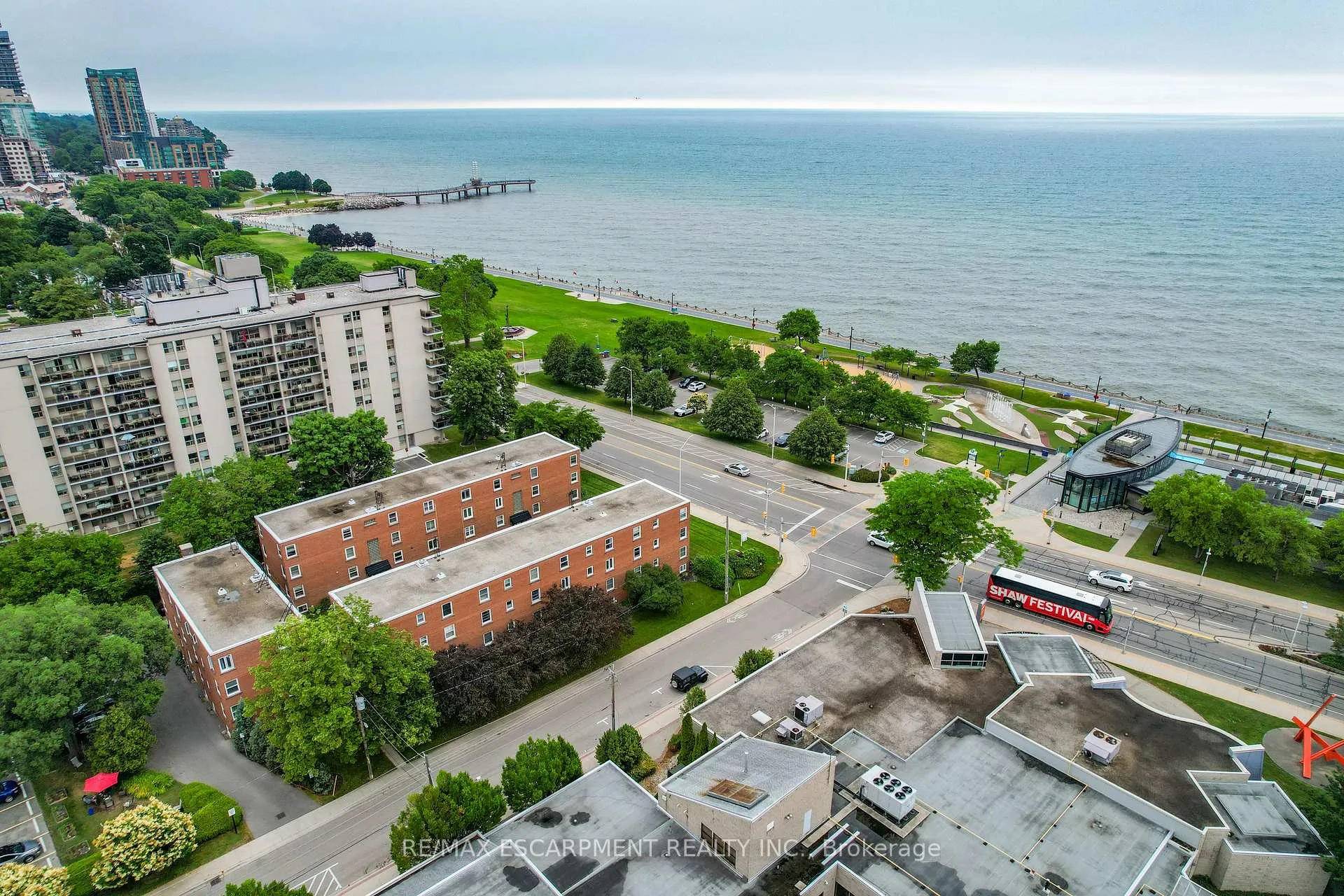 Photo 16 of Unit 37, 1347 Lakeshore Road, Burlington, Brant — HOMEH