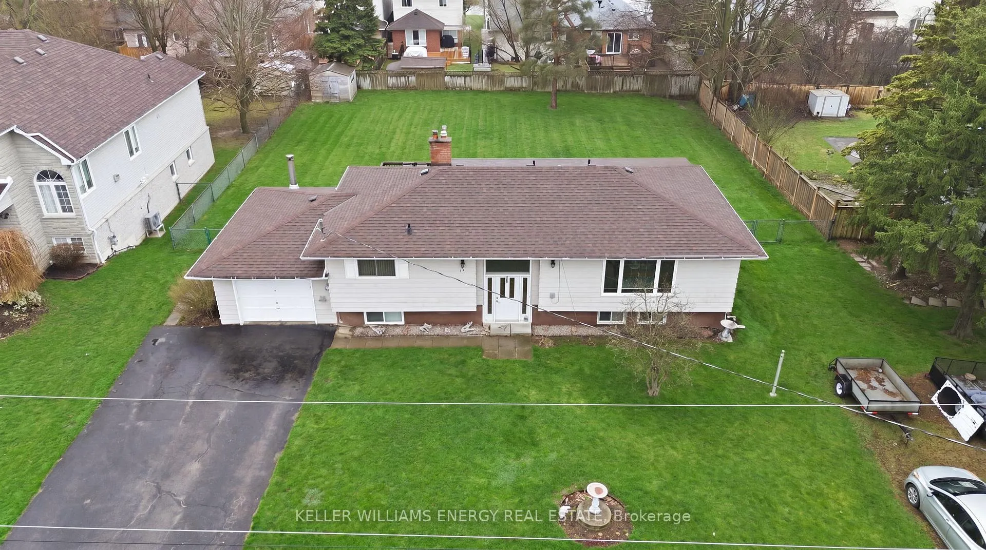 Photo 2 of 15 Westmore Street, Clarington, Courtice — HOMEH