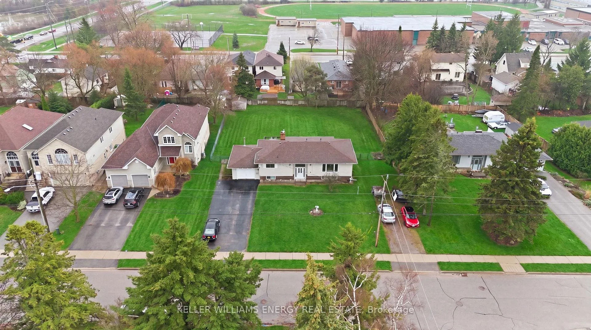 Photo 38 of 15 Westmore Street, Clarington, Courtice — HOMEH