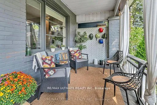 Photo 2 of 10 Oakdene Crescent, Toronto, Danforth — HOMEH