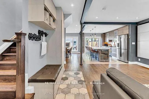 Photo 3 of 10 Oakdene Crescent, Toronto, Danforth — HOMEH