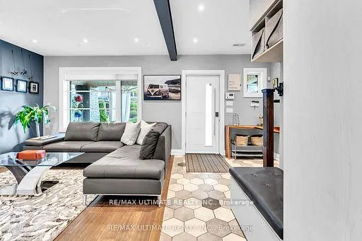 Photo 4 of 10 Oakdene Crescent, Toronto, Danforth — HOMEH