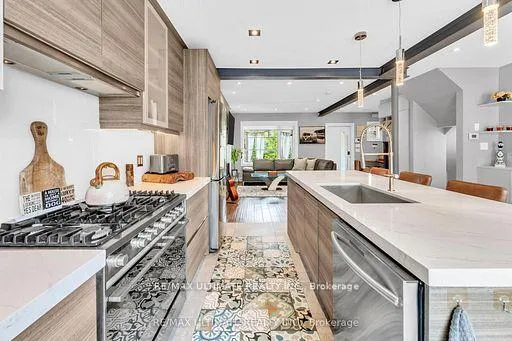 Photo 15 of 10 Oakdene Crescent, Toronto, Danforth — HOMEH