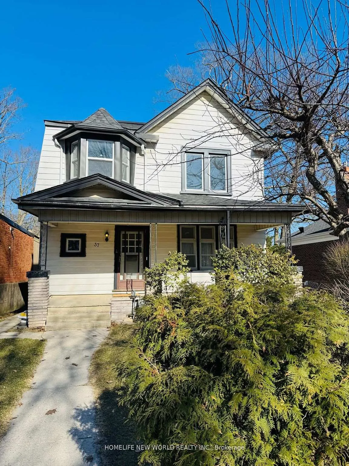 Front of Unit 2nd floor, 37 Kingswood Road