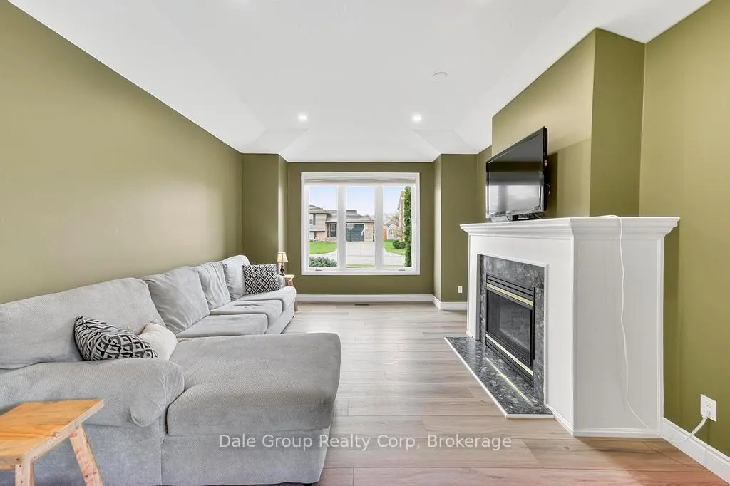 Photo 3 of 256 Rivers Boulevard E, South Huron, Exeter — HOMEH