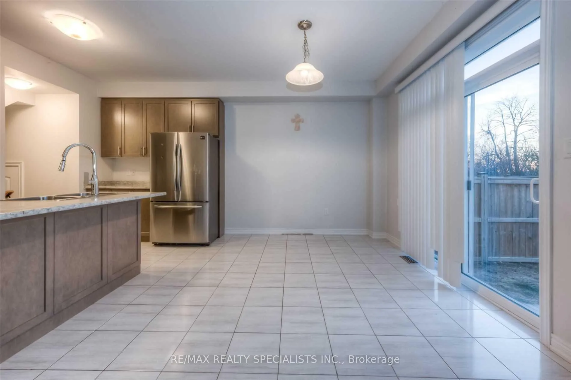 Photo 7 of Unit Upper, 516 Linden Drive, Cambridge, Preston Heights — HOMEH