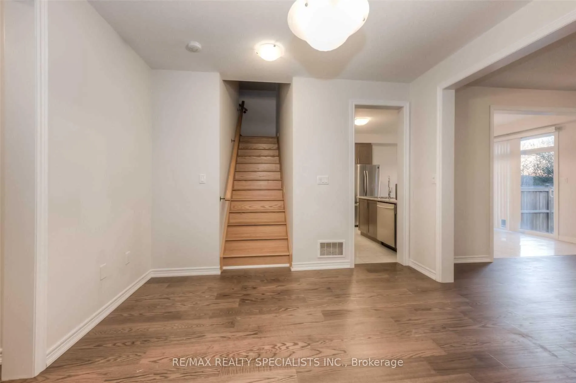 Photo 15 of Unit Upper, 516 Linden Drive, Cambridge, Preston Heights — HOMEH