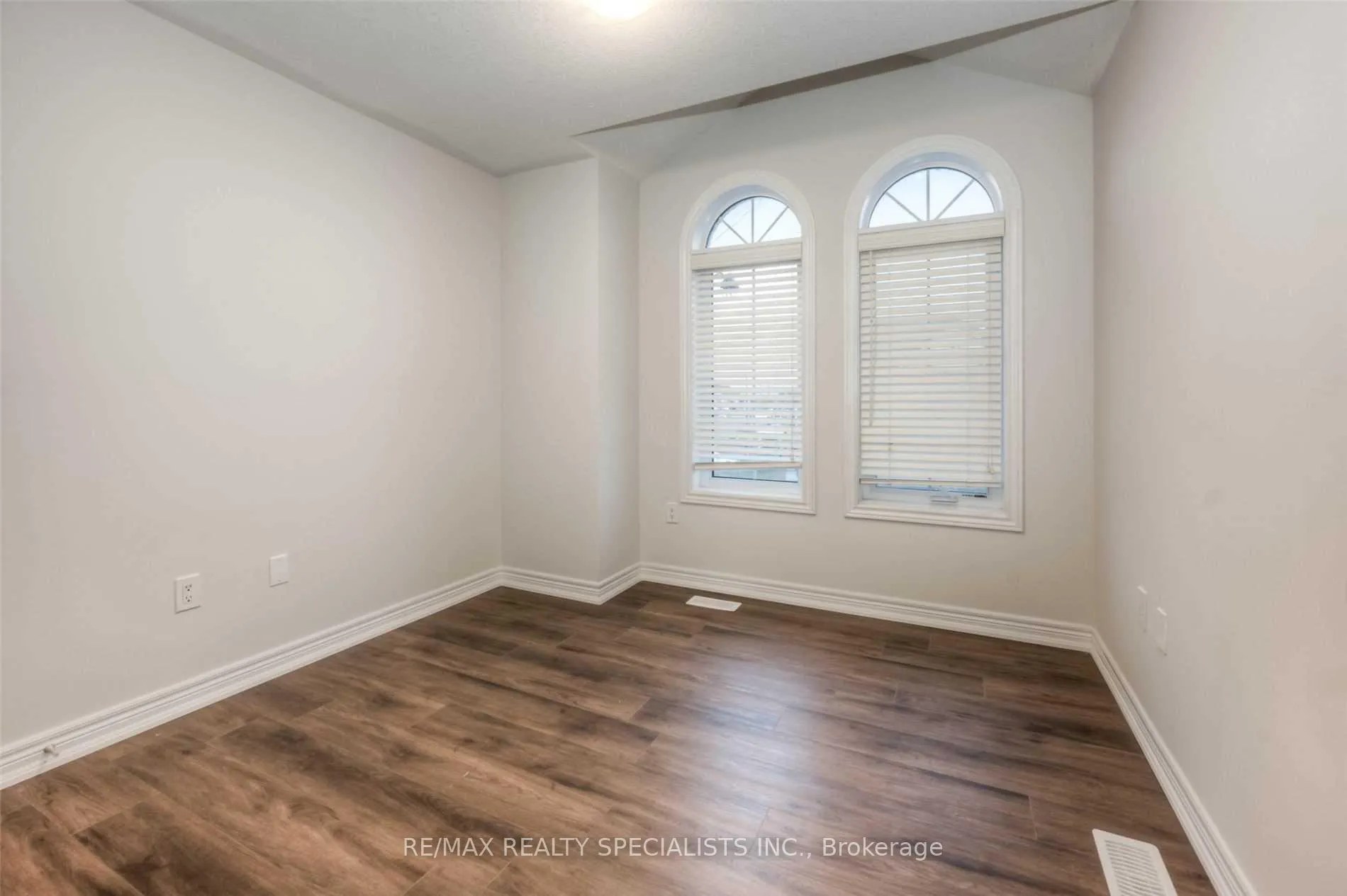 Photo 19 of Unit Upper, 516 Linden Drive, Cambridge, Preston Heights — HOMEH