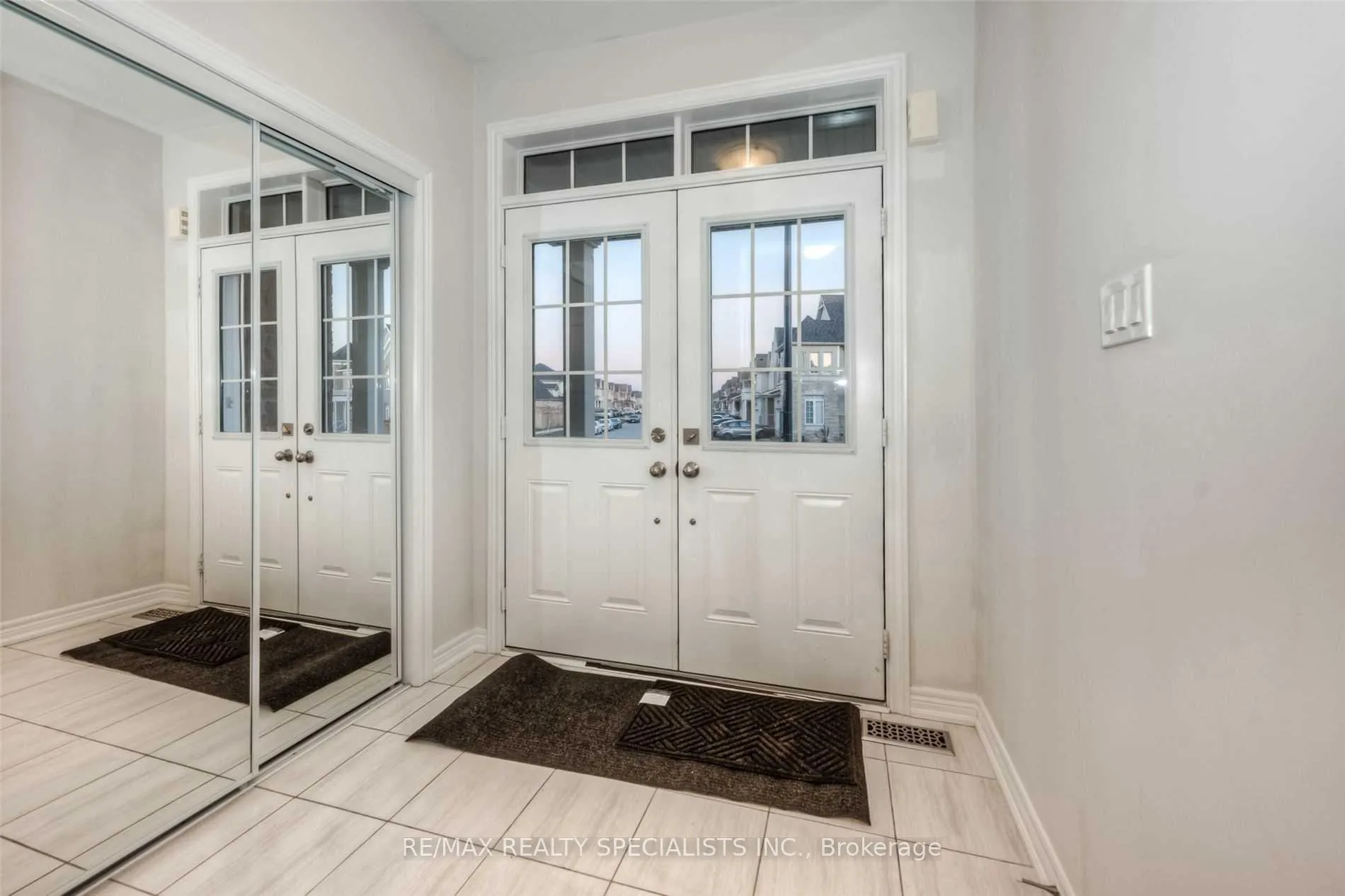 Photo 26 of Unit Upper, 516 Linden Drive, Cambridge, Preston Heights — HOMEH