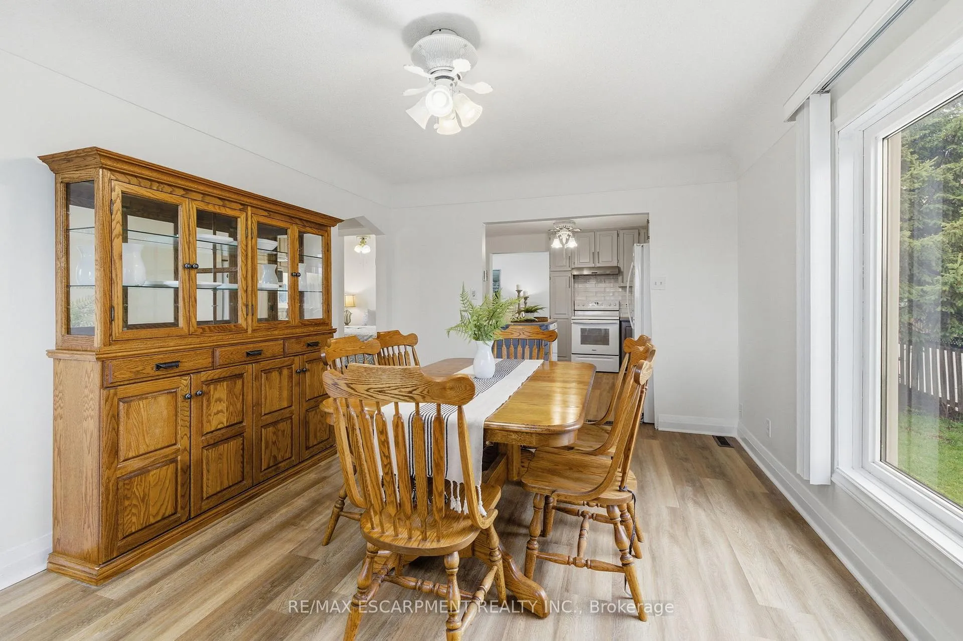 Photo 12 of 138 Glenholme Avenue, Hamilton, Glenview — HOMEH
