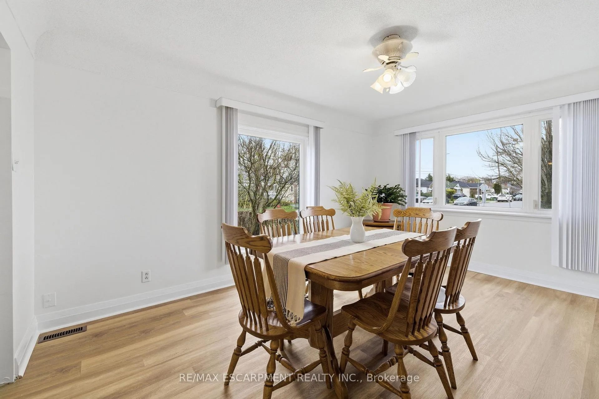 Photo 13 of 138 Glenholme Avenue, Hamilton, Glenview — HOMEH