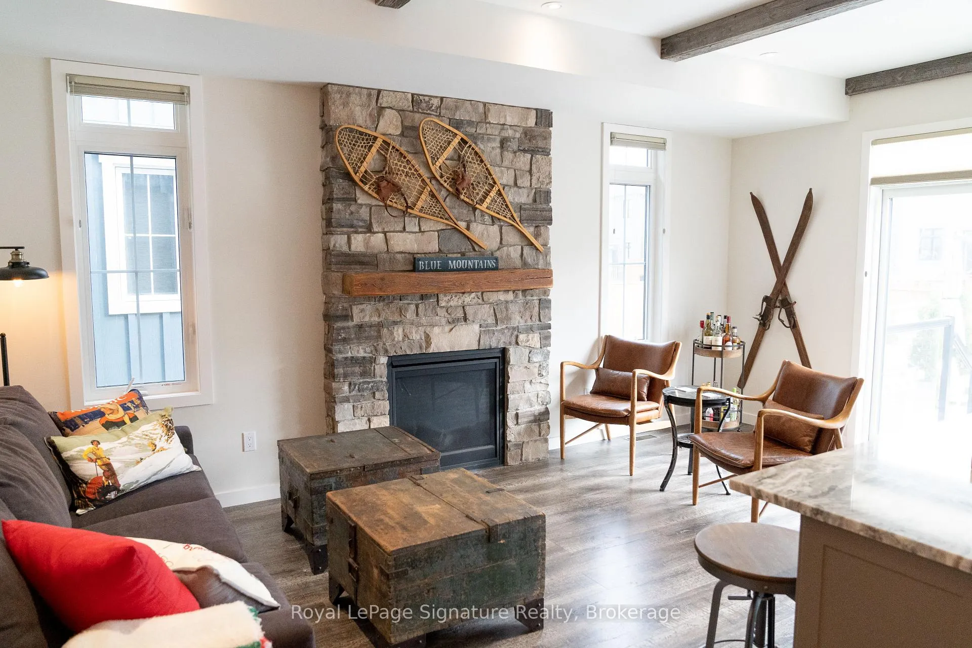 Photo 4 of 345 Yellow Birch Crescent, Blue Mountains — HOMEH