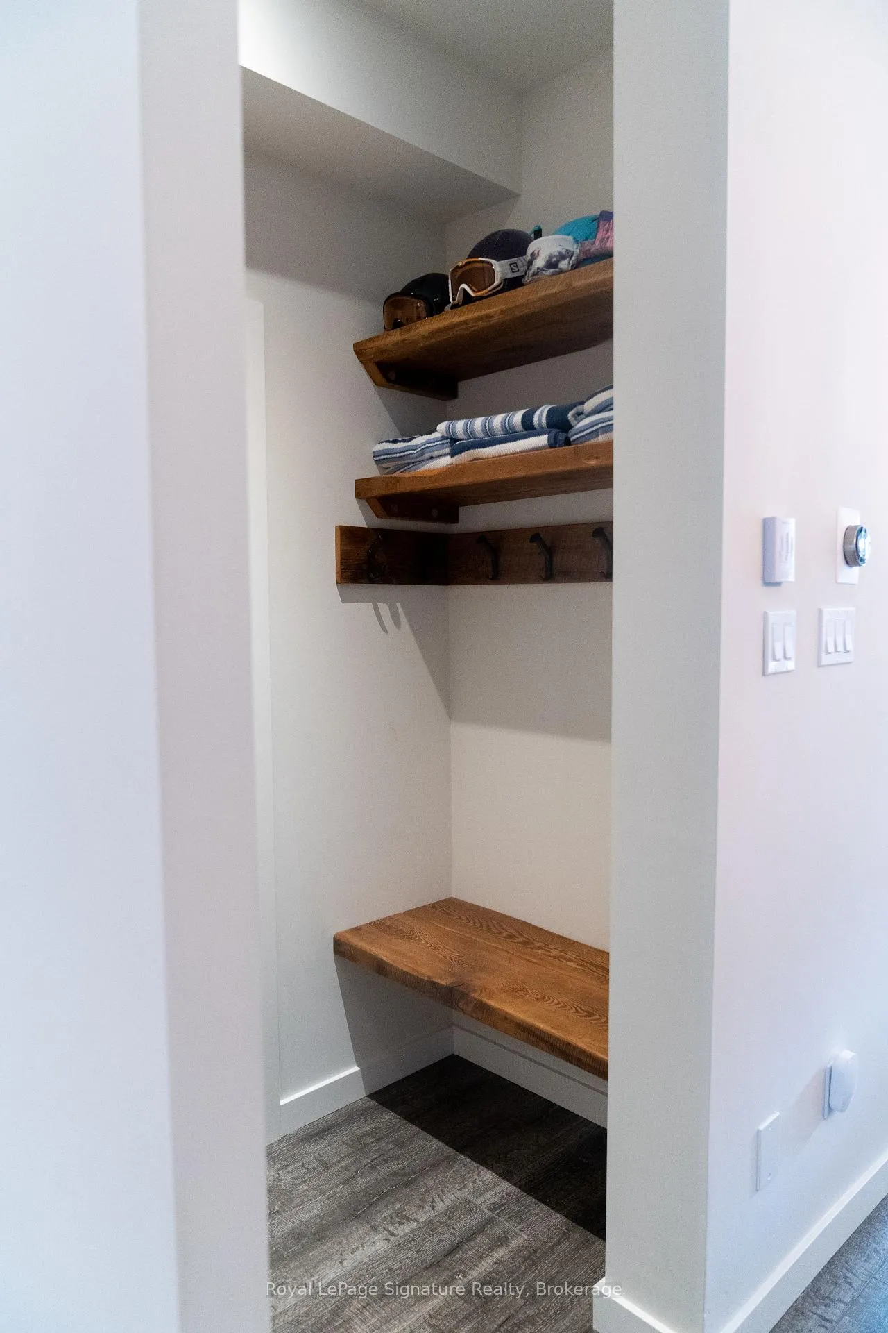 Photo 9 of 345 Yellow Birch Crescent, Blue Mountains — HOMEH