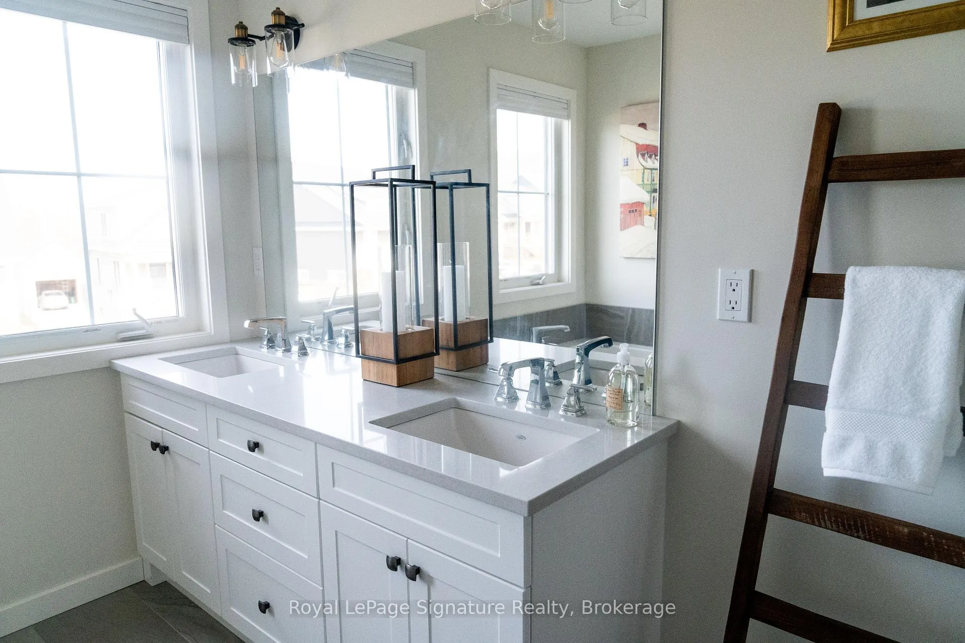 Photo 13 of 345 Yellow Birch Crescent, Blue Mountains — HOMEH